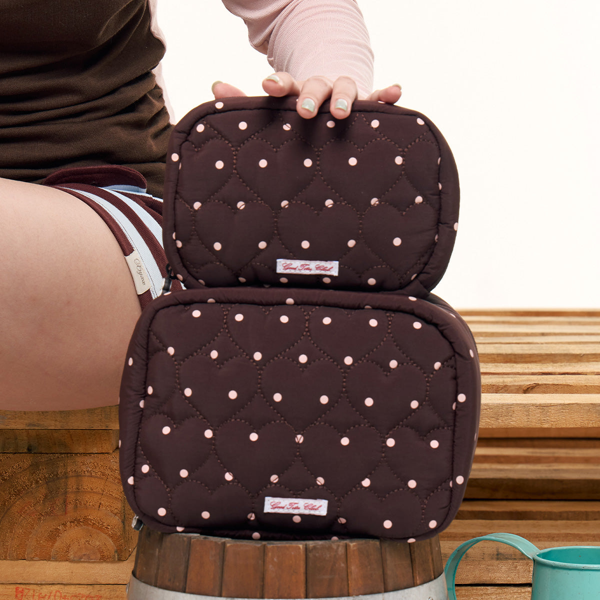 Regular Bread Puffer Pouch (Chocolate Heart)