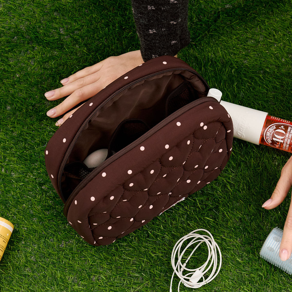 Jumbo Bread Puffer Pouch (Chocolate Heart)