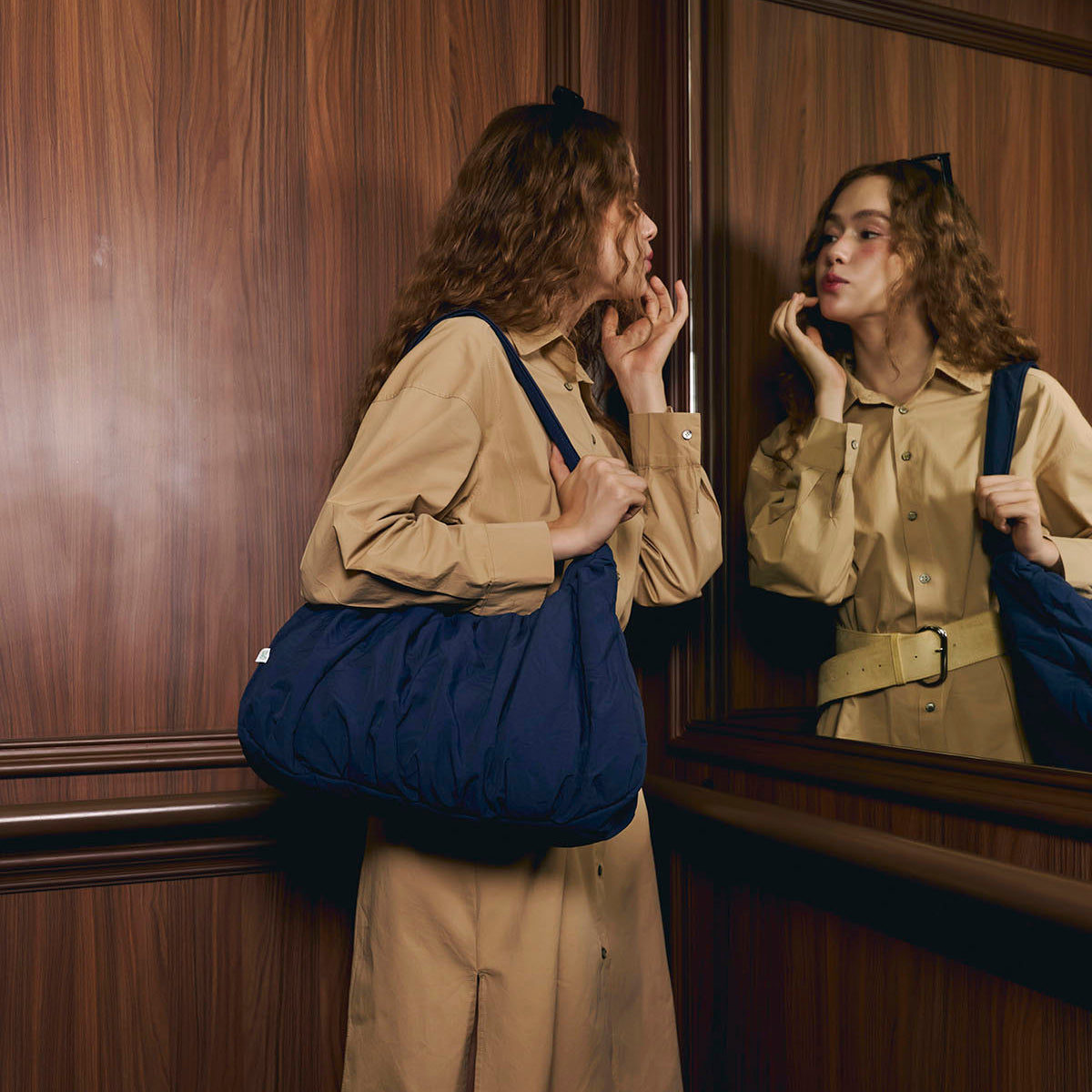 Large Croissant Sling (Navy)