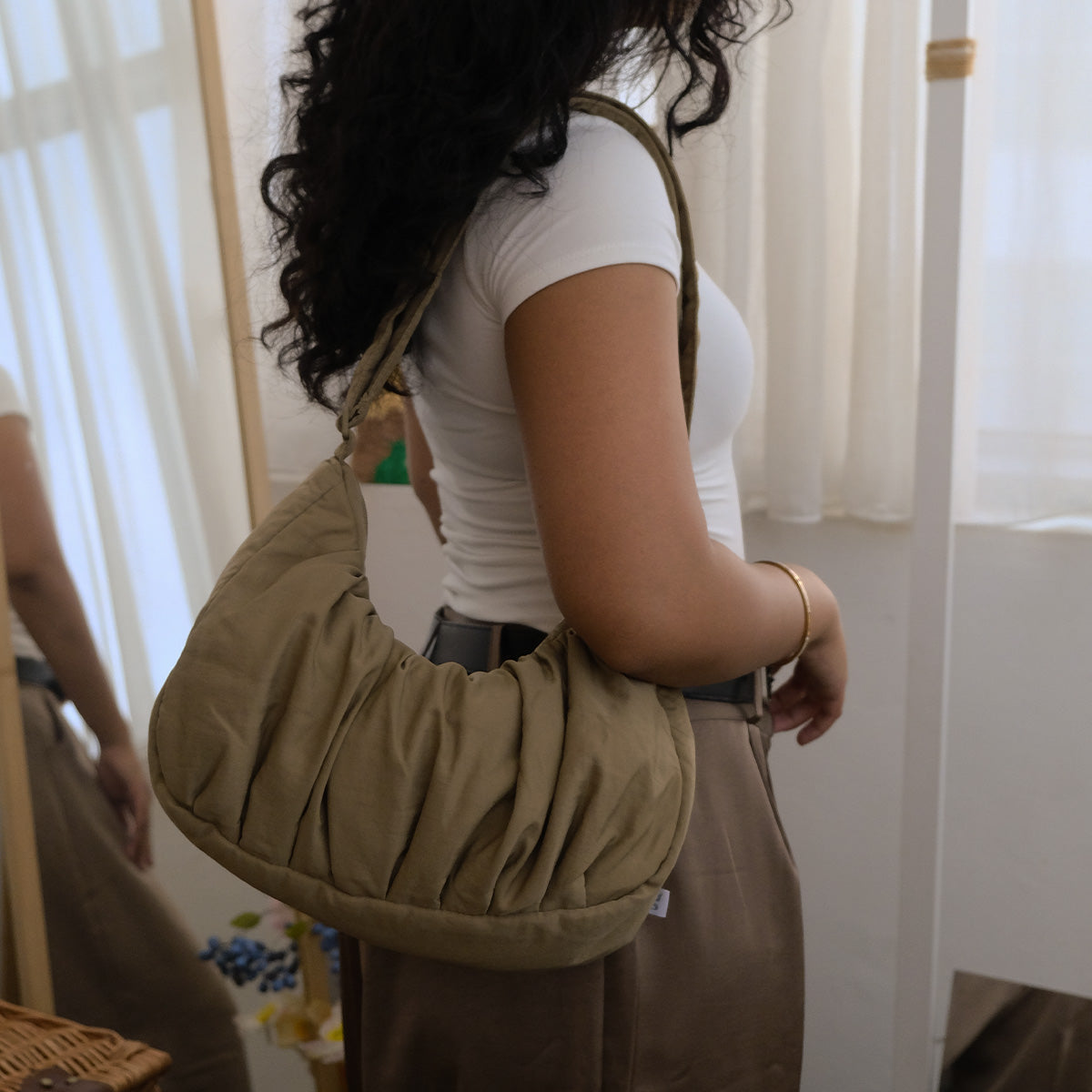 Small Croissant Sling (Glazed Mocha)