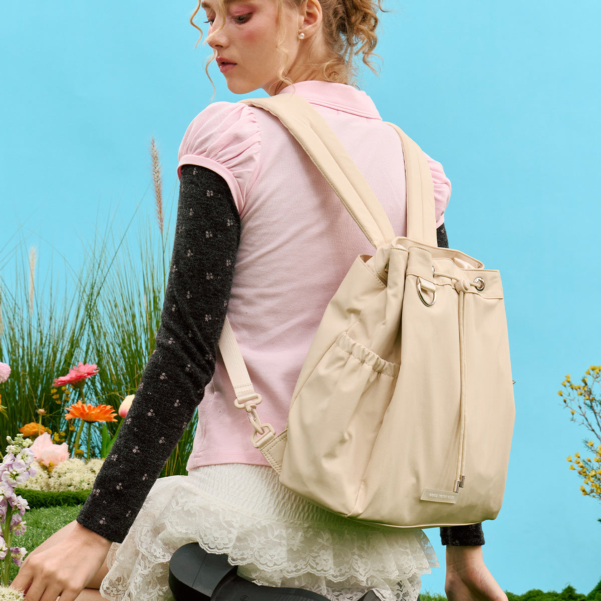 Wander Tote Pack - Medium (Vanilla)